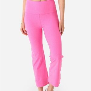 BEYOND YOGA RETRO CROPPED PANT PINK